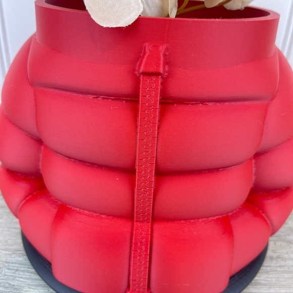 Quirky Puffy Jacket Planter Pot, Inflated Jacket Flower Pot, Indoor Planter Pot - Picture 2 of 9